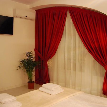 Hostal Petite Maman Madrid Rom bilde