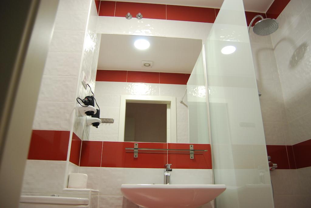 Hostal Petite Maman Madrid Rom bilde