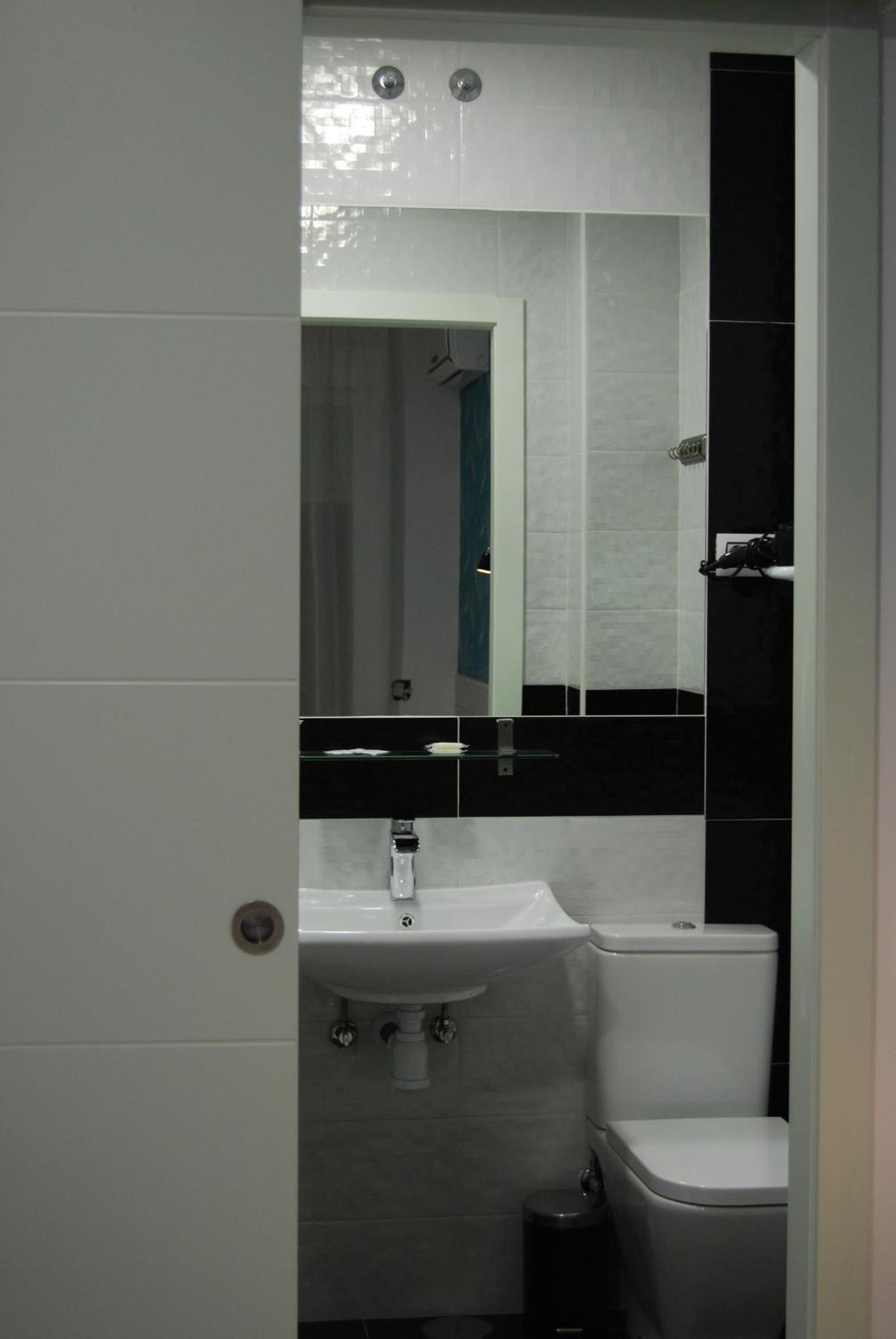 Hostal Petite Maman Madrid Rom bilde
