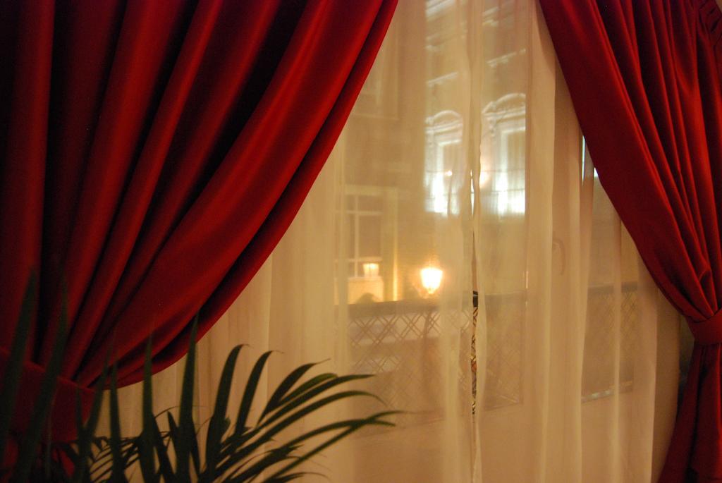 Hostal Petite Maman Madrid Rom bilde