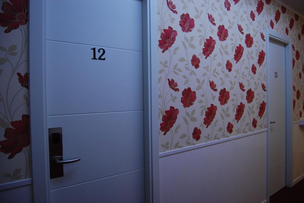 Hostal Petite Maman Madrid Eksteriør bilde