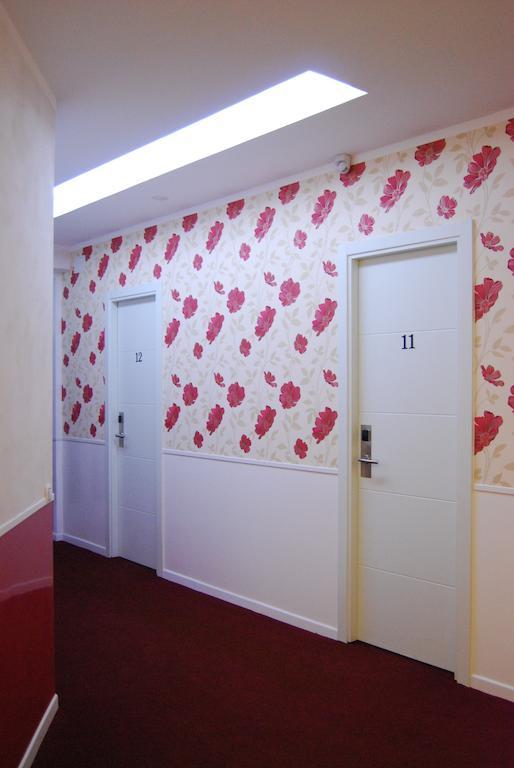 Hostal Petite Maman Madrid Eksteriør bilde