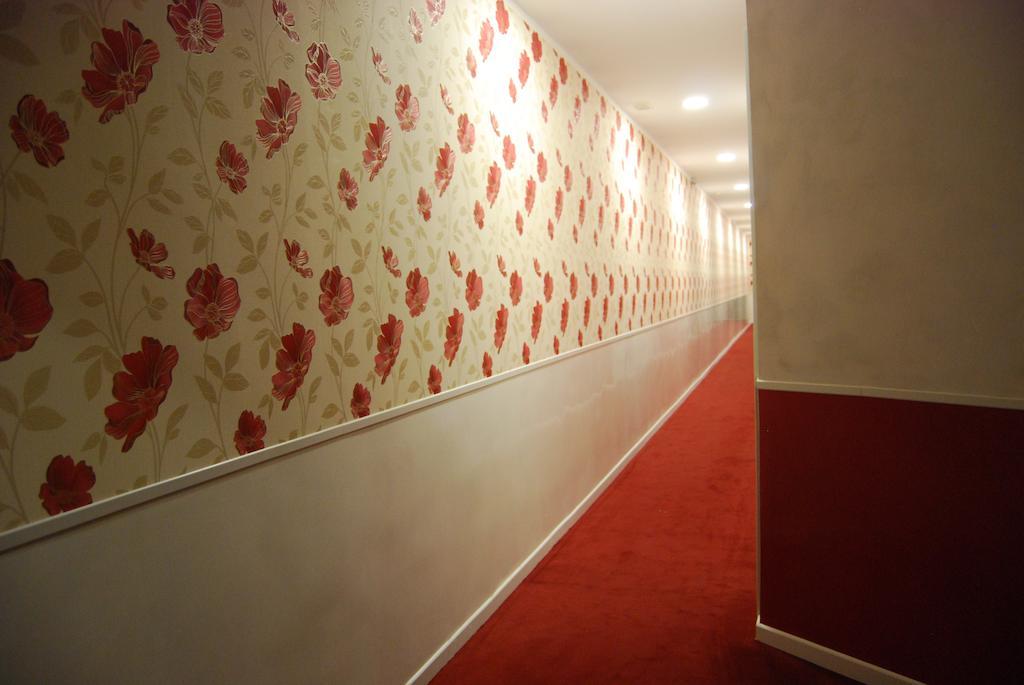 Hostal Petite Maman Madrid Rom bilde