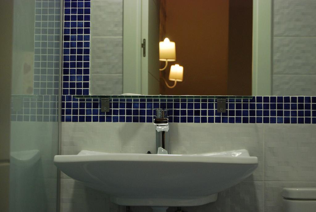 Hostal Petite Maman Madrid Rom bilde
