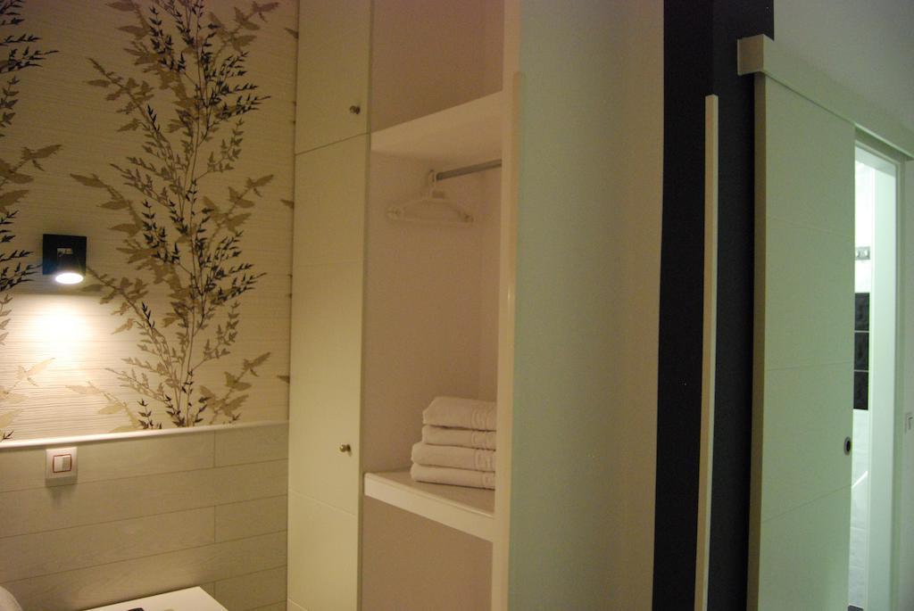 Hostal Petite Maman Madrid Eksteriør bilde