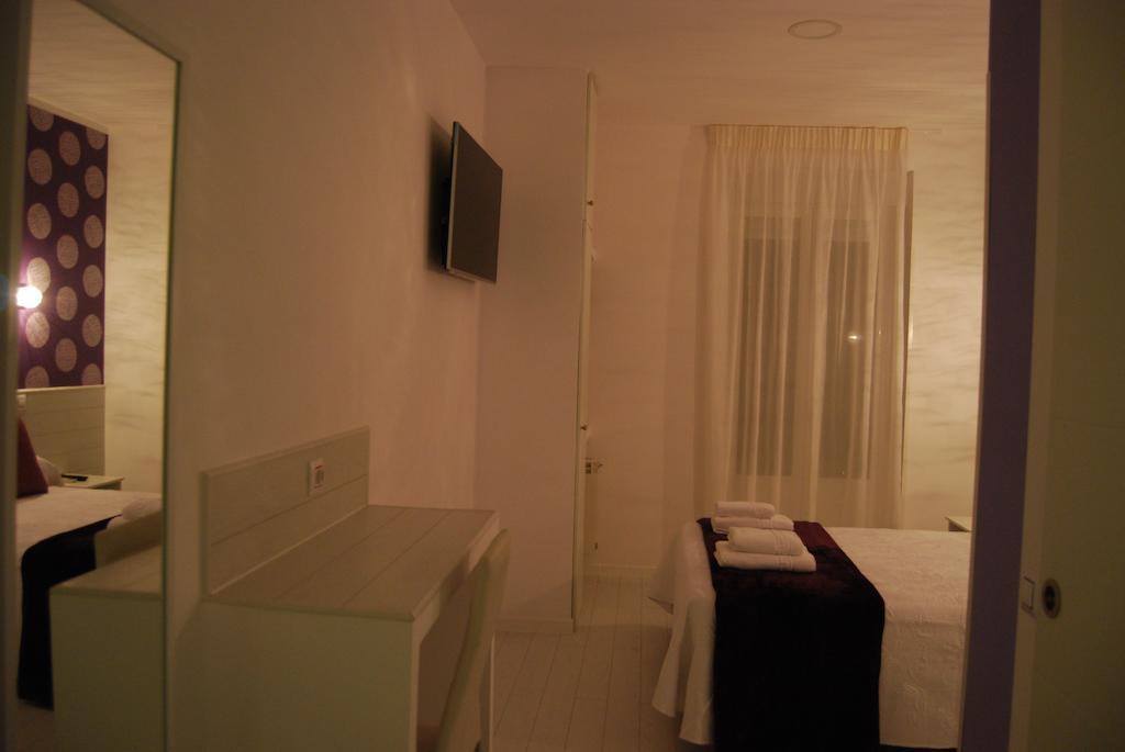 Hostal Petite Maman Madrid Rom bilde