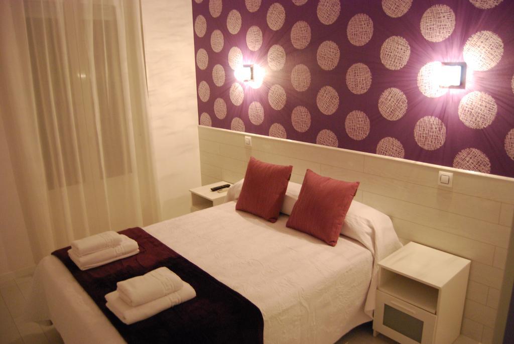 Hostal Petite Maman Madrid Rom bilde