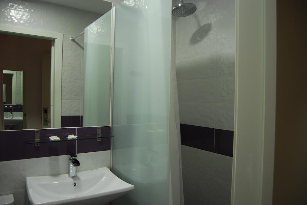 Hostal Petite Maman Madrid Rom bilde