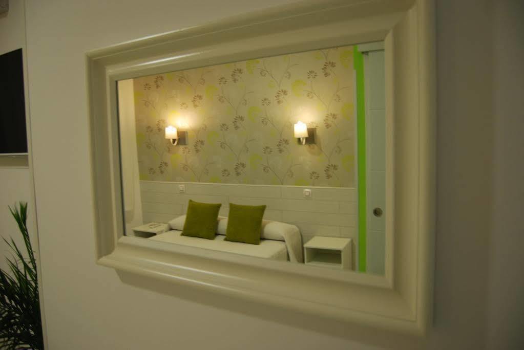 Hostal Petite Maman Madrid Eksteriør bilde